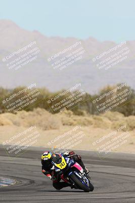 media/Dec-07-2025-CVMA (Sun) [[3e7d2de5dc]]/Race 9-Formula UL Shootout/